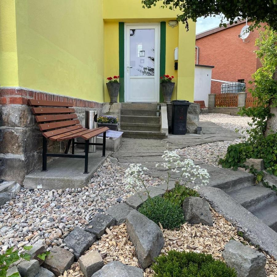 Penzion Slunecnice Dvůr Králové nad Labem Buitenkant foto