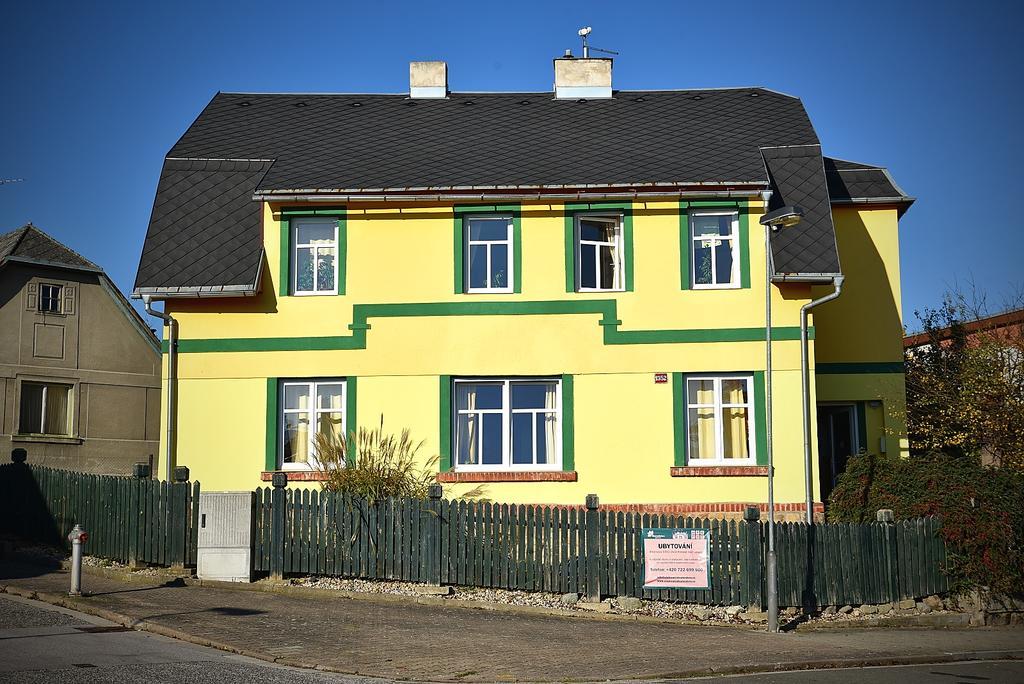 Penzion Slunecnice Dvůr Králové nad Labem Buitenkant foto