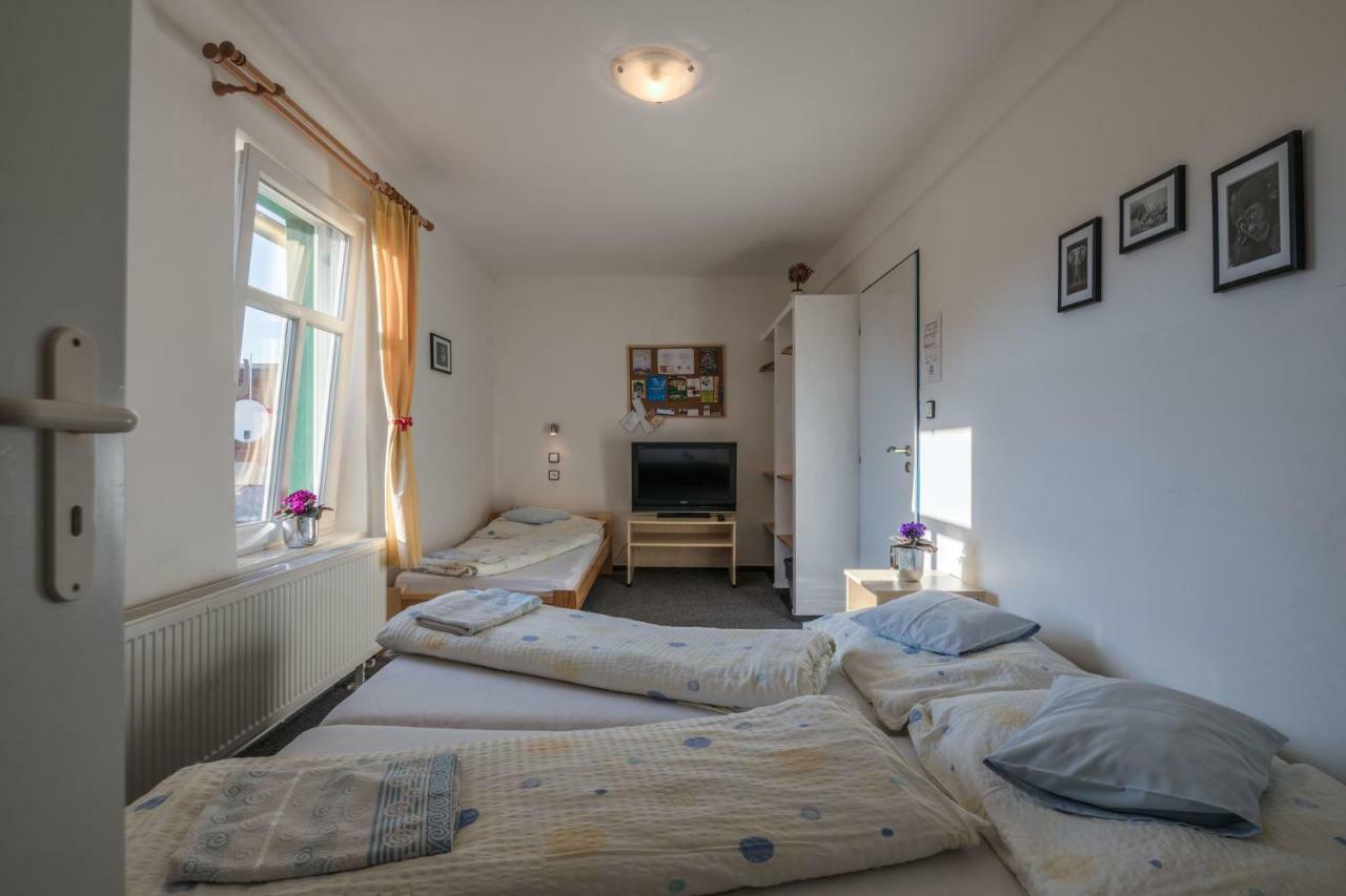 Penzion Slunecnice Dvůr Králové nad Labem Buitenkant foto